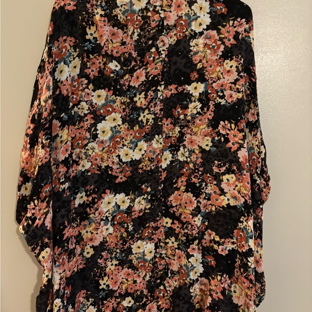 Maurice’s open cardigan - Picture 3 of 3